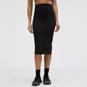 Lululemon Athletica Black Pencil Nulu Slim-Fit High-Rise Midi Skirt